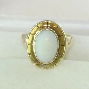 Vintage Damen-Ring mit Opal / 333er - 8 Karat Gold / Gr. 52 16,5 mm Ø