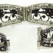 Laden Sie das Bild in den Galerie-Viewer, Vintage Damen Armband/ 800er Silber mit Koralle
