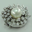 Laden Sie das Bild in den Galerie-Viewer, Vintage PerlenkettenVerschluss mit ca. 0.65 ct Diamanten 585er 14 Karat Weißgold
