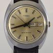 Laden Sie das Bild in den Galerie-Viewer, Vintage Timex Handaufzug Herrenuhr - Defekt
