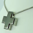 Laden Sie das Bild in den Galerie-Viewer, Vintage Unisex Kette 925er Silber mit Kreuz Anhänger
