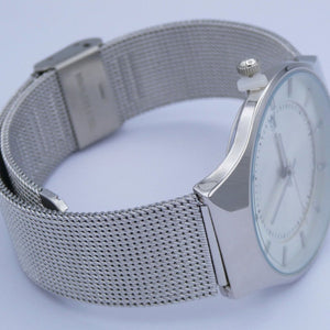 Stainless Steel Back Herrenuhr Quarz mit Edelstahlarmband /Farbe Silber