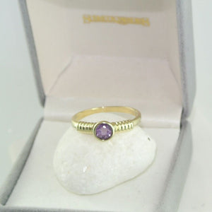 Vintage Damen-Ring mit Amethyst / 333er - 8 Karat Gelbgold - 58 18,4 mm Ø *