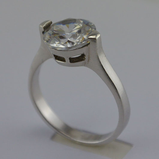 Damen-Ring mit Solitär Zirkonia / 925er Silber