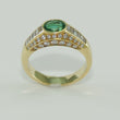 Laden Sie das Bild in den Galerie-Viewer, Wempe Damenring mit Smaragd 0.63ct &amp; Diamanten 0.78ct / 750er Gold 18 Karat *
