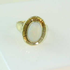 Vintage Damen-Ring mit Opal / 333er - 8 Karat Gold / Gr. 52 16,5 mm Ø