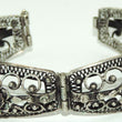 Laden Sie das Bild in den Galerie-Viewer, Vintage Damen Armband/ 800er Silber mit Koralle
