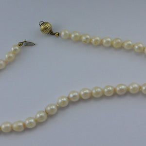 Vintage Perlenkette - mit 925er Silber Verschluss vergoldet / ca. 42 cm 6,6 mm