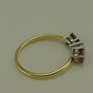 Ring - Gelbgold 333er 8 Karat - mit „Diamant" & 2 Rubine 50 15,9 mm Ø