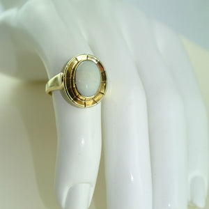 Vintage Damen-Ring mit Opal / 333er - 8 Karat Gold / Gr. 52 16,5 mm Ø