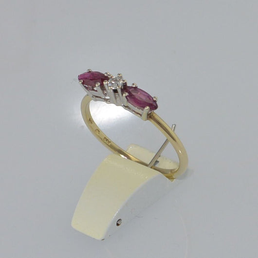 Ring - Gelbgold 333er 8 Karat - mit „Diamant