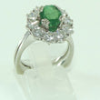 Laden Sie das Bild in den Galerie-Viewer, Damen Ring mit Smaragd &amp; Diamant ca. 2.00 ct / 750er Gold - 54 17,2 mm Ø *
